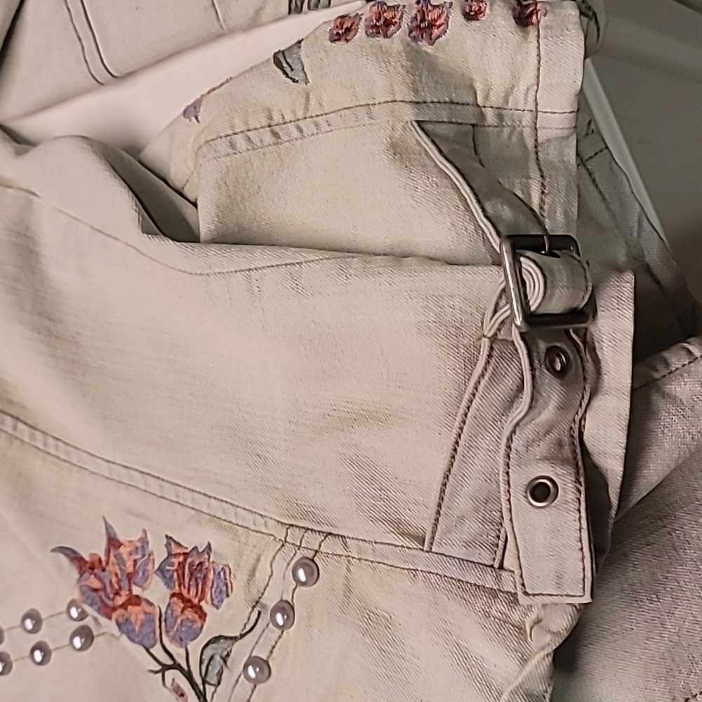 V Christina Floral Embroidered Moto Style Denim Jacket size M - Picture 6 of 6